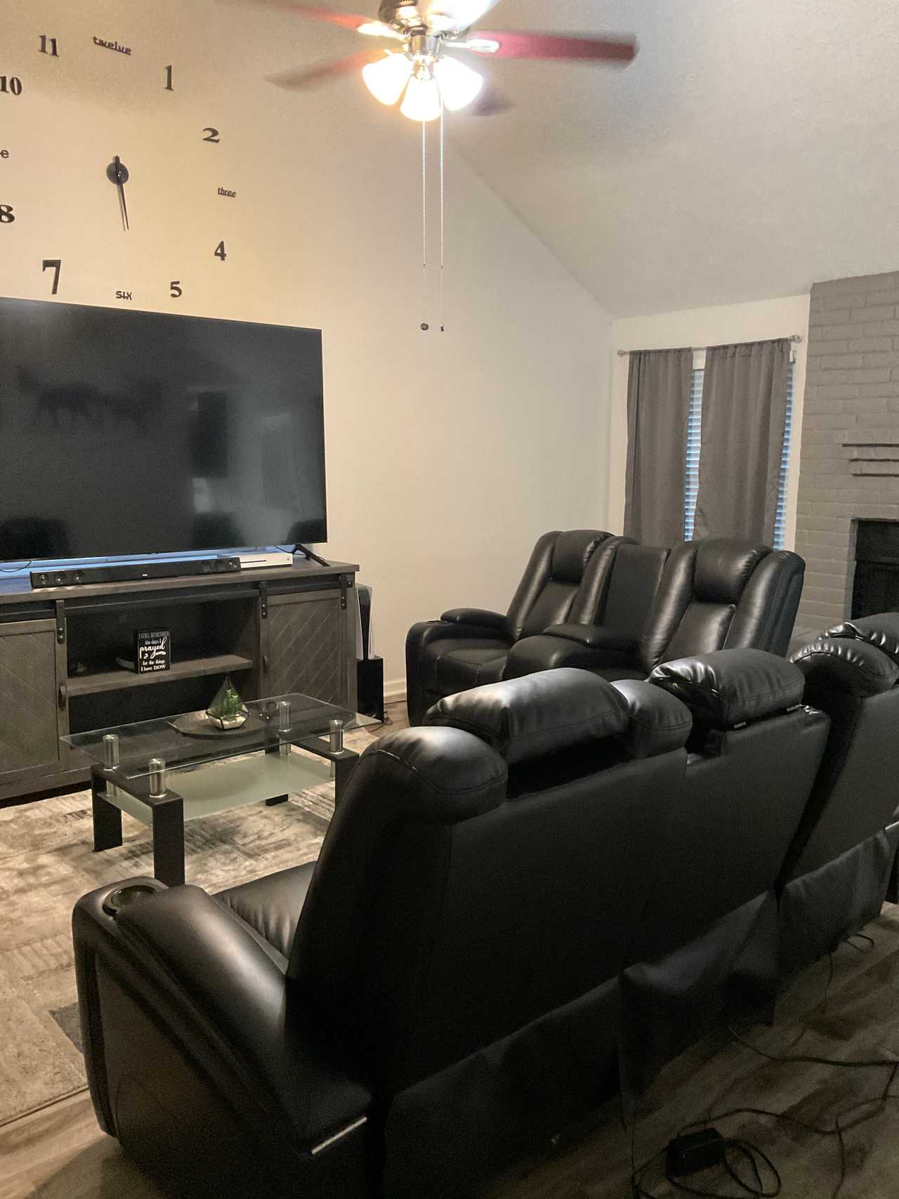 Luxurie Treat “Get away” 4bedroom near downtown!!