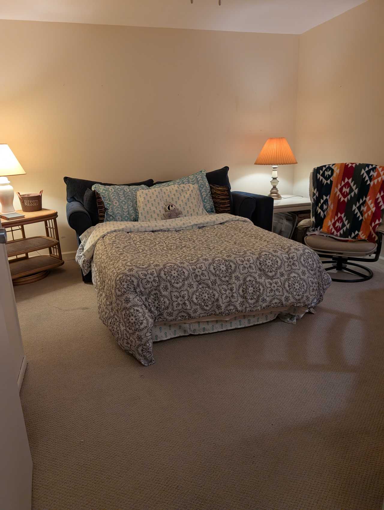 beautiful ,quiet , private, easy, gorgeous residential area, beaches ,marina 