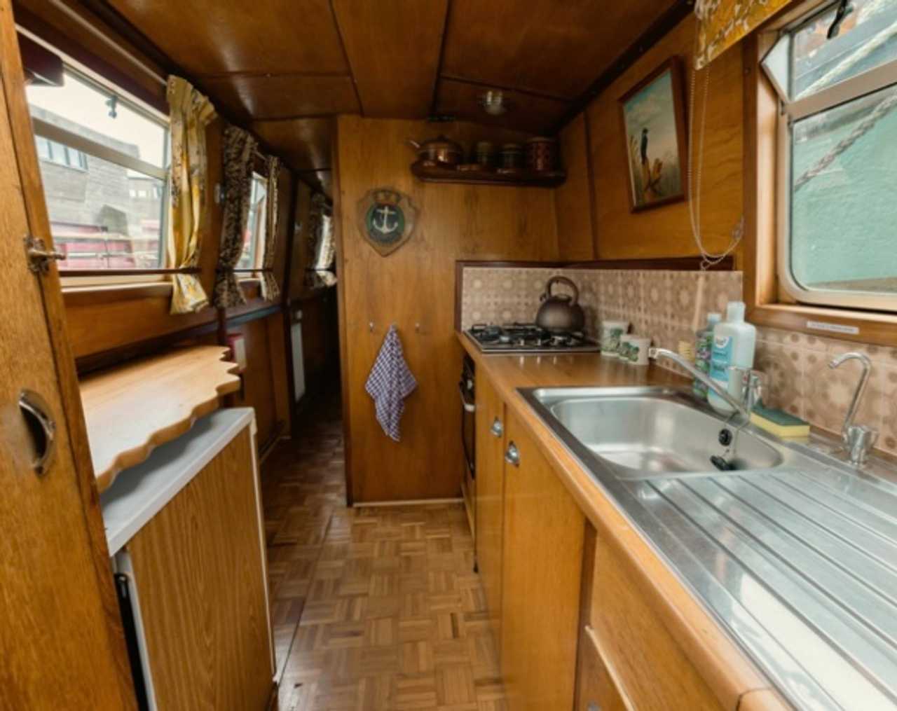 Fabulous 68ft narrowboat situated on an RSPB bird reserve, 1 min from the sea! 