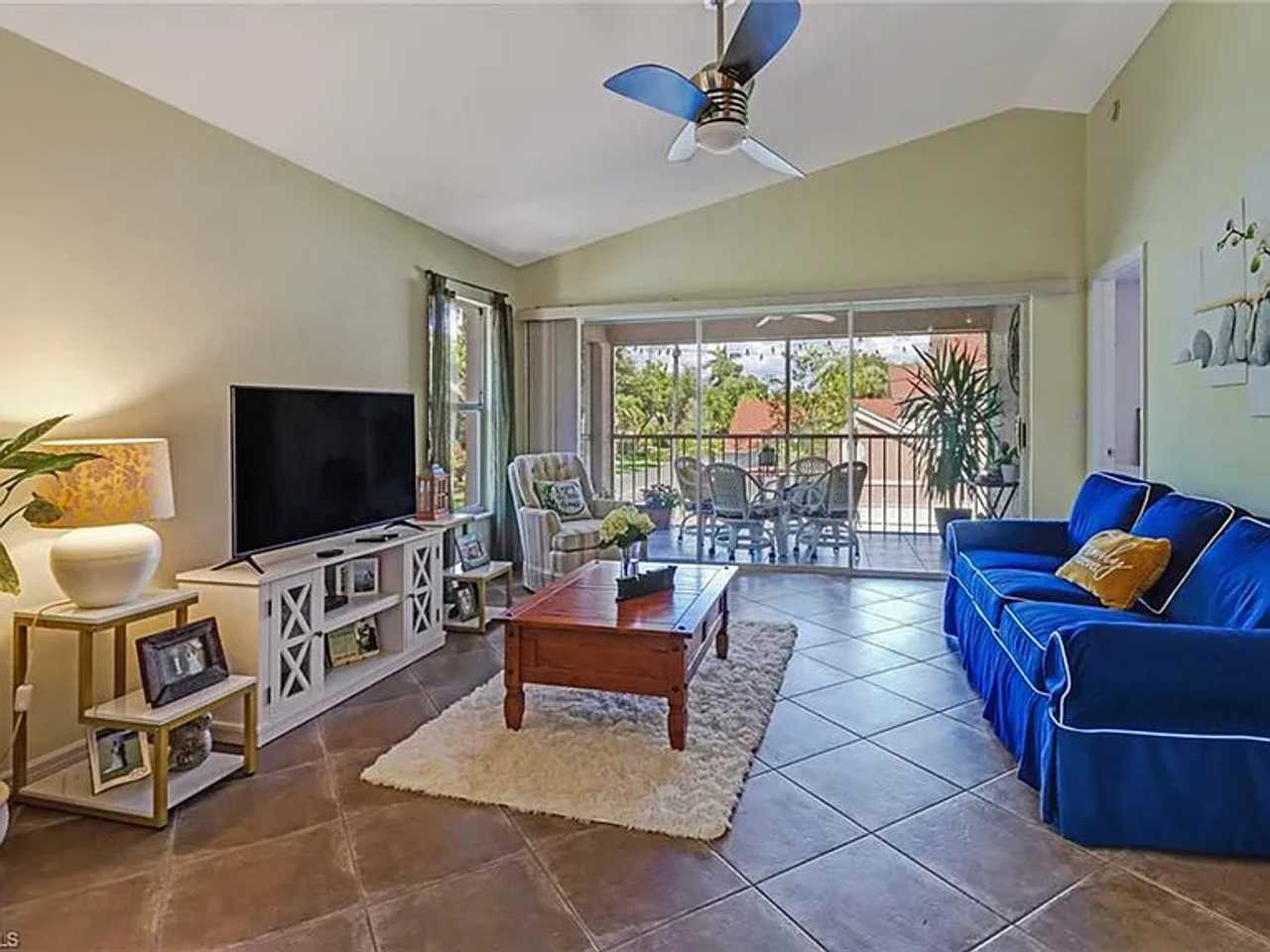 Spacious 3 Bed Condo in Paradise - Naples, FL!! Close to the Beach 🏖 