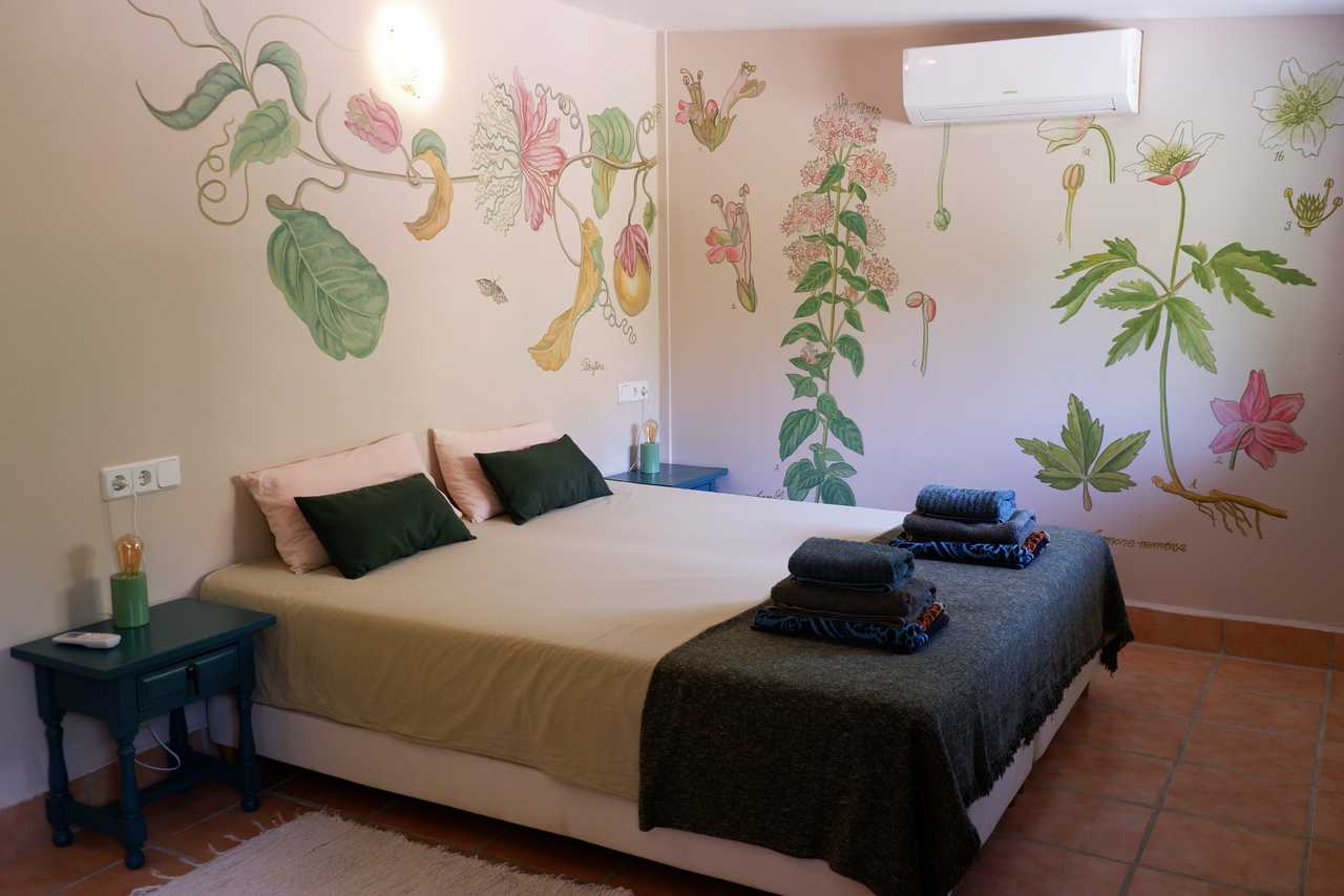 Casita Botánica at peacefull vegan Oasis besides river Pereila
