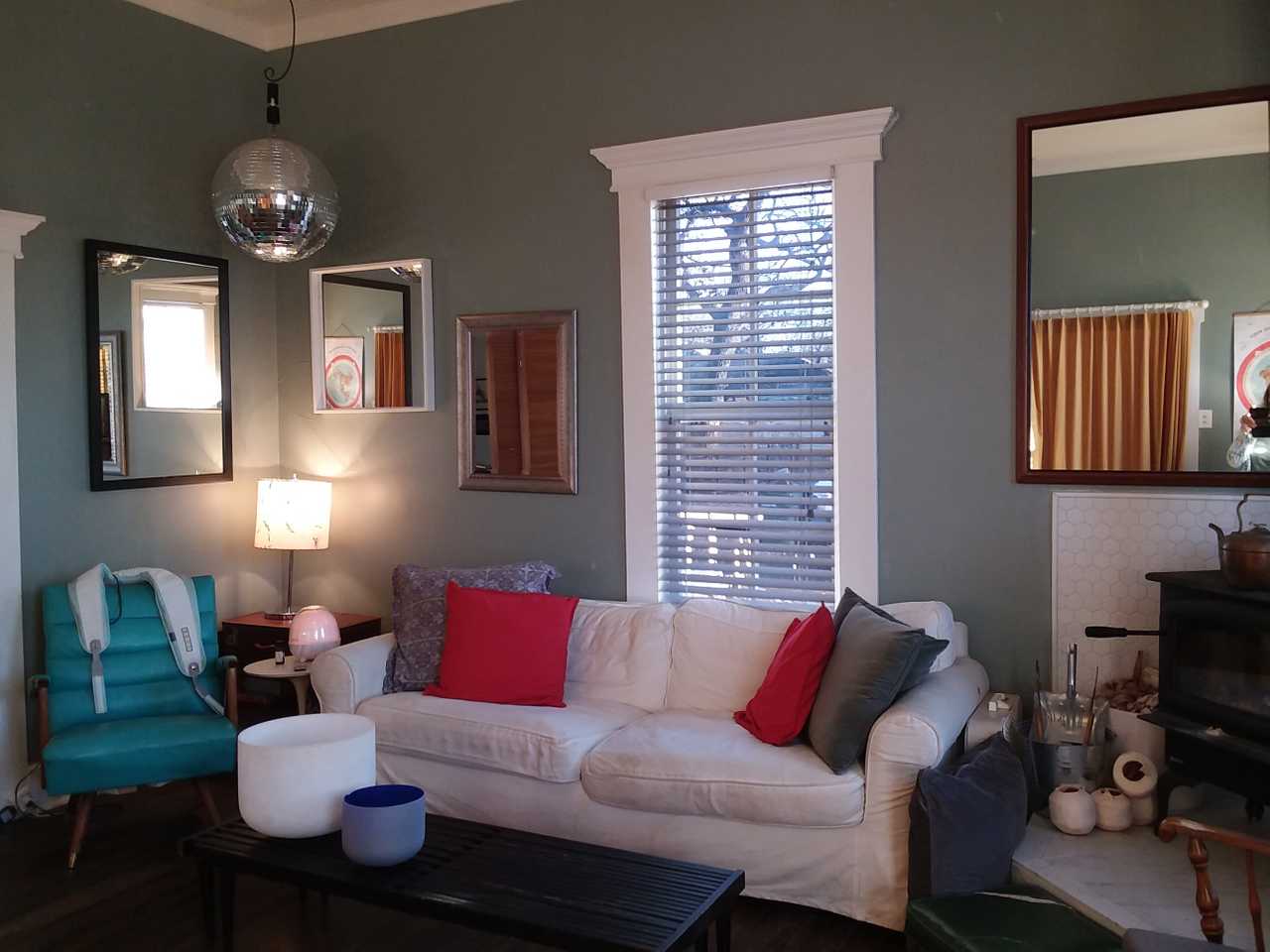 1935 Quaint Hill Country Retreat House near Lake Buchanan Private Upstairs Apt.