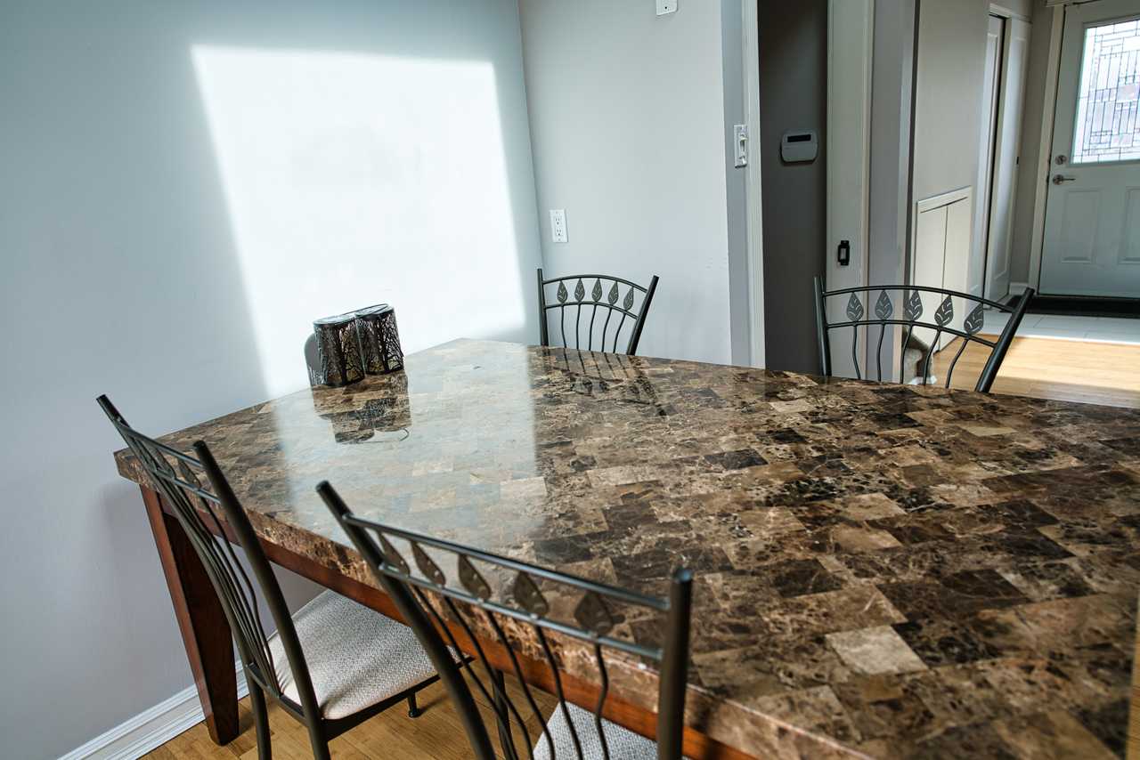 Private Room, 3 minutes from C-Train