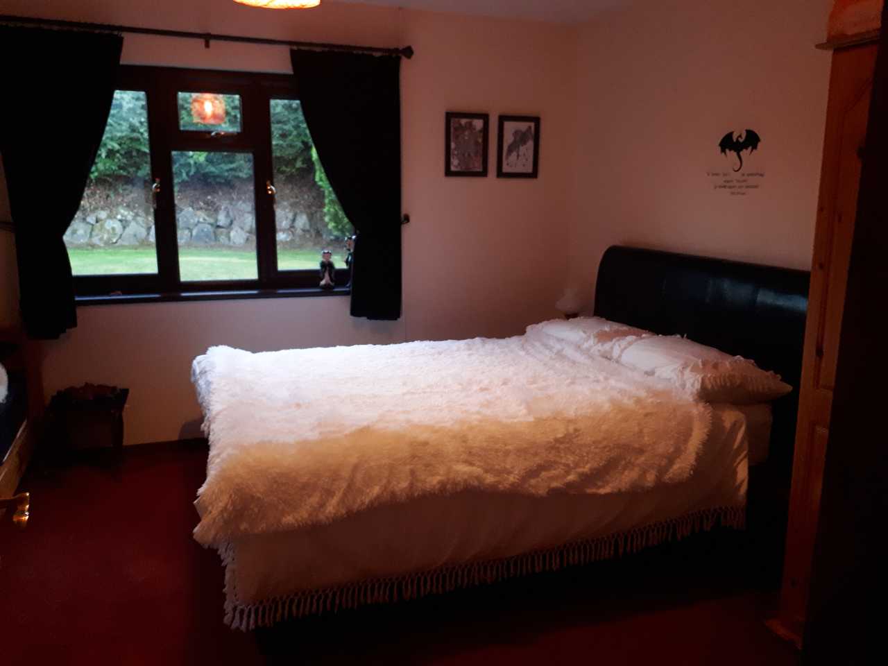 Dorma bungalow half an hour from beaches, the coastal path & Skomer Island 