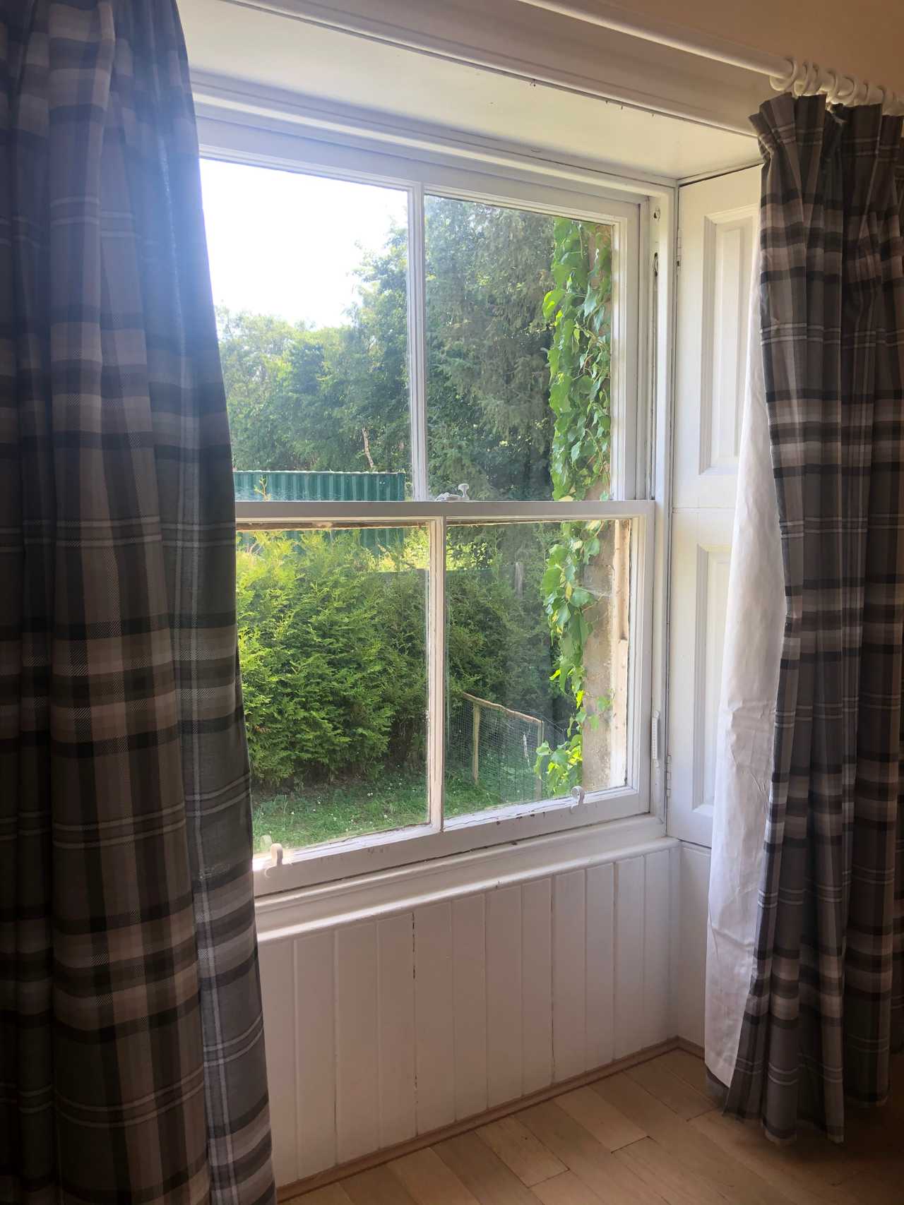 The Neuk o' the Mill: vegan B&B stone cottage