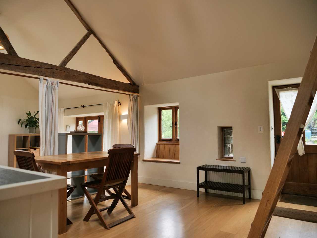Converted barn, eco and vegan , pure water fresh air 