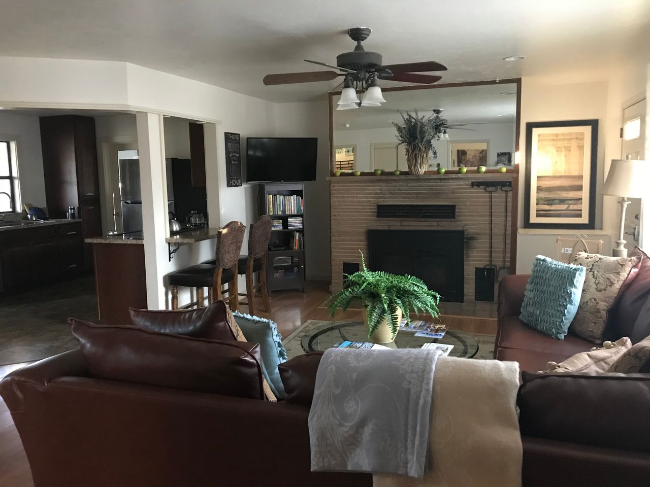 Animal Place's Guest House - Bob Room