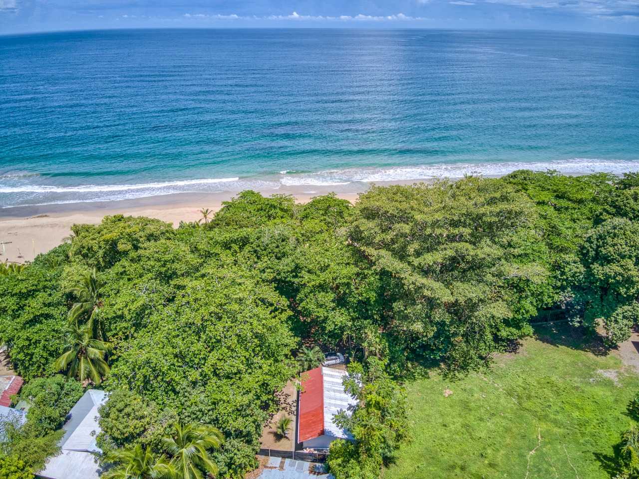 Oceanfront House with AC & Wifi @ Cocles Beachbreak