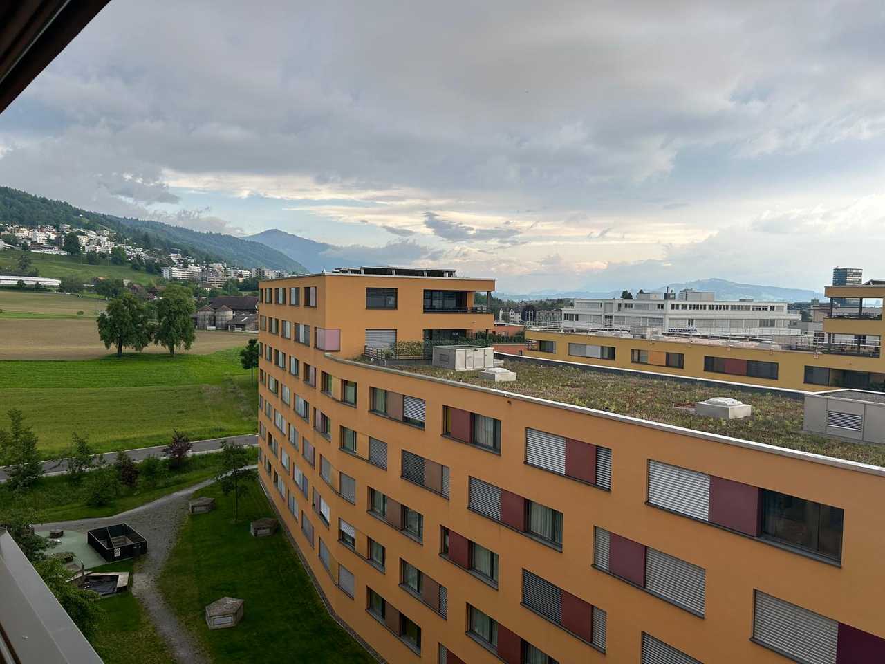 Bright and minimalist room between Zug & Baar