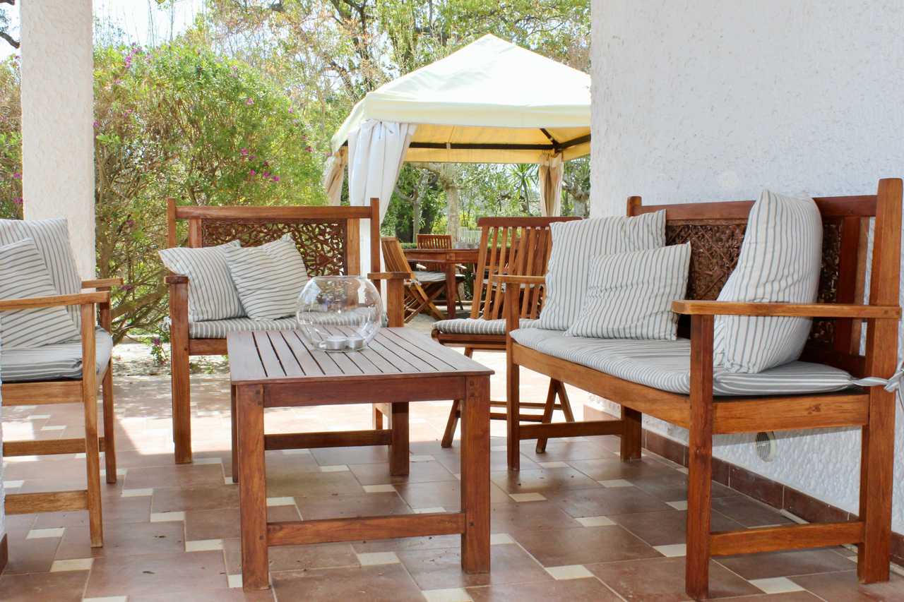 Luxury villa in midst of an ancient olive grove, ideal for families
