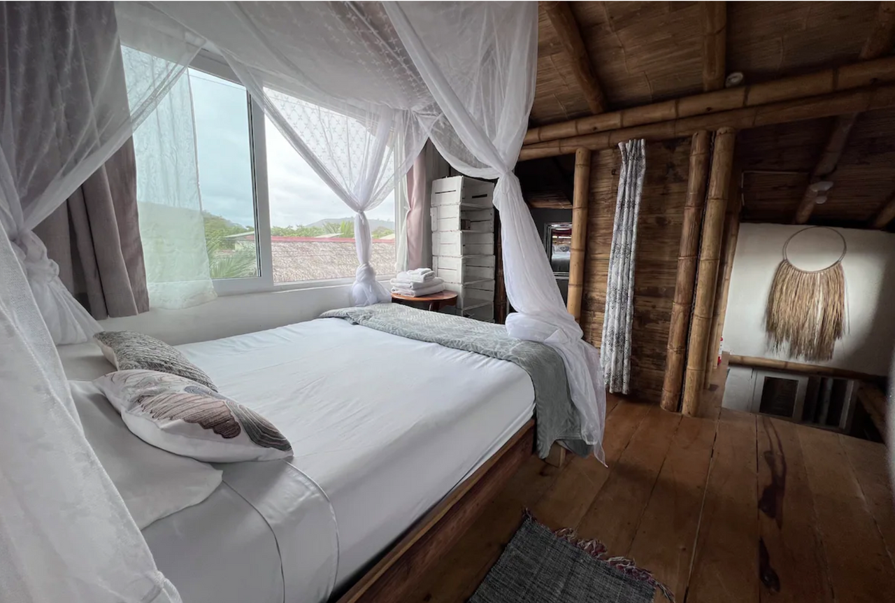 Stylish 2 floors with cafe style work space, real tub, and best views on beach!