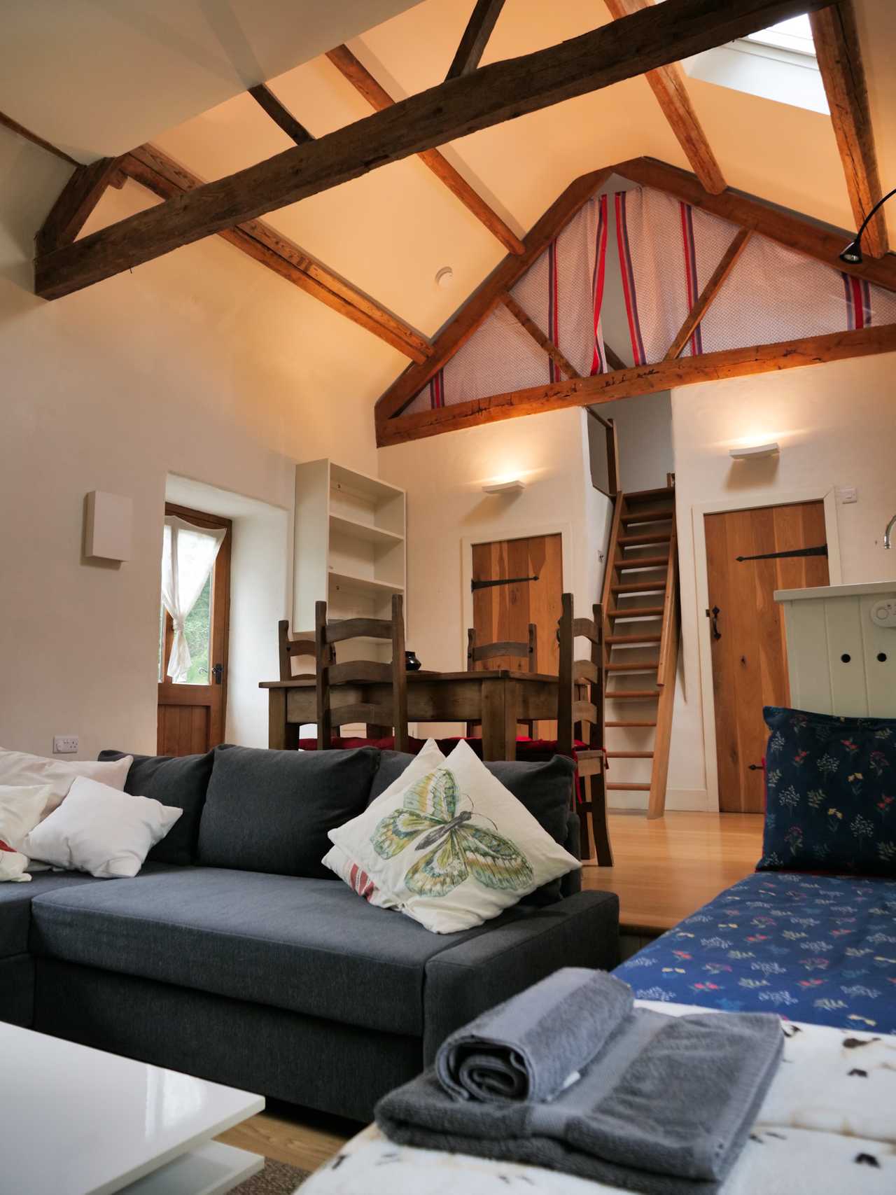 Converted barn, eco and vegan , pure water fresh air 