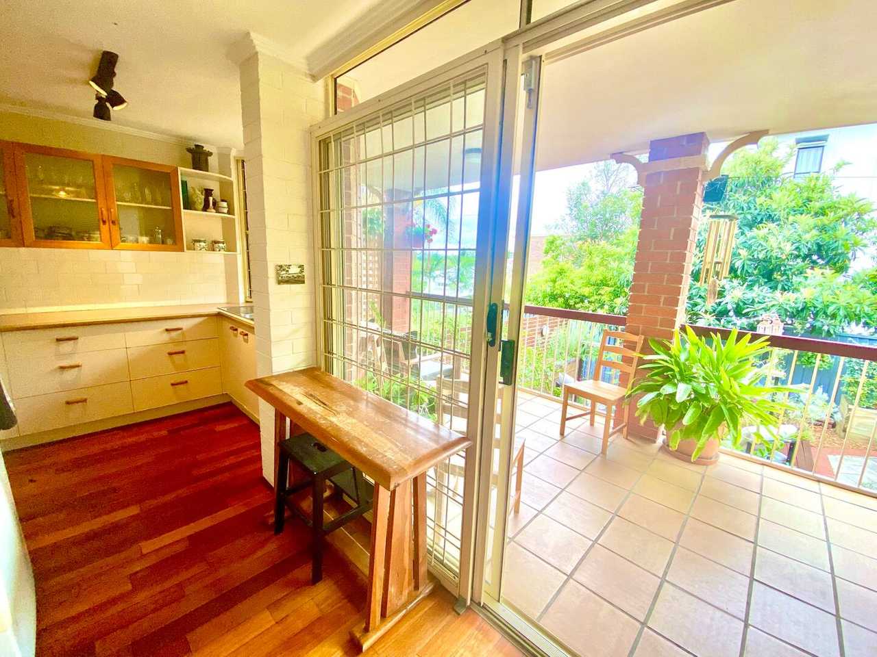 Relaxed & Leafy with Private Courtyard, Airport 15 min, City 3km