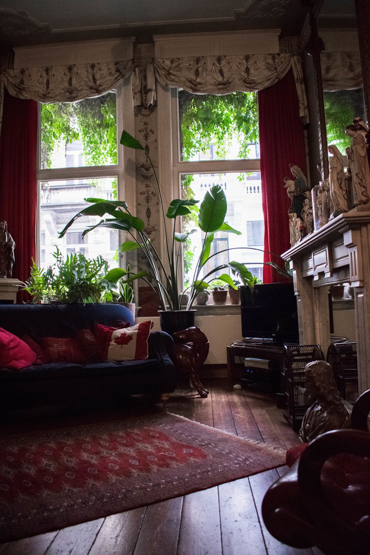 Behind the Central Train Station, 7 minutes walk