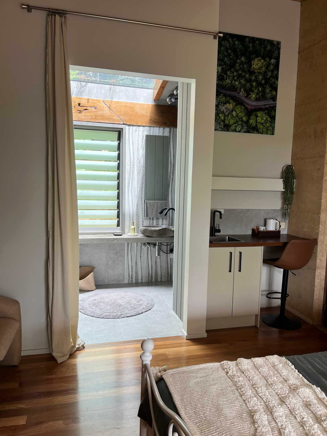 Nature filled home with luxury rooms and unique eco friendly. Non toxic material