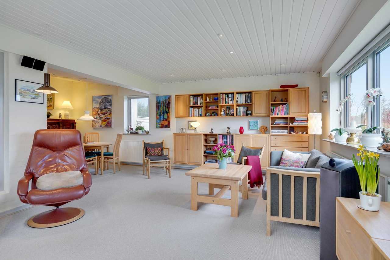 A room in a villa in a quiet neighbourhood surrounded by green areas