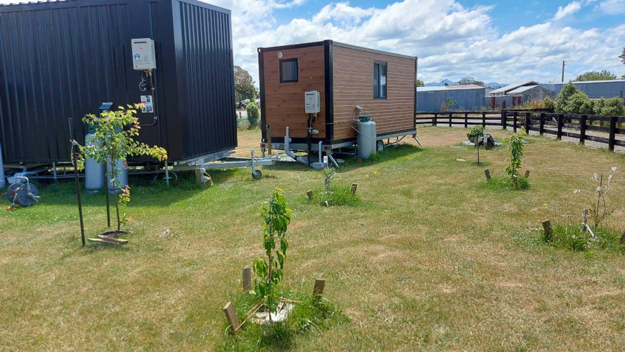 Modern Tiny-home in a Park-like Setting