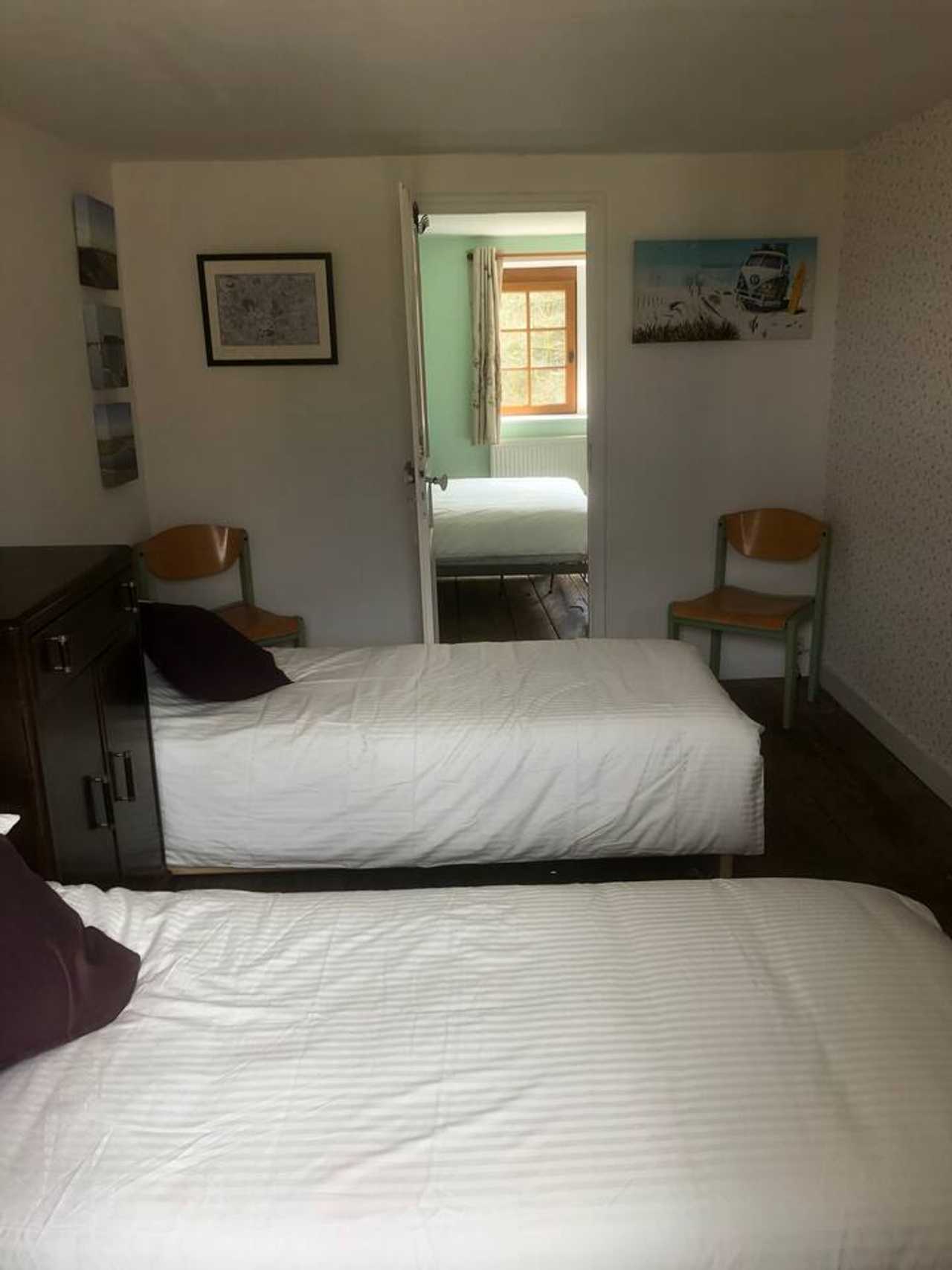 Twin Room with en suite a La Martinéche, in the heart of Creuse