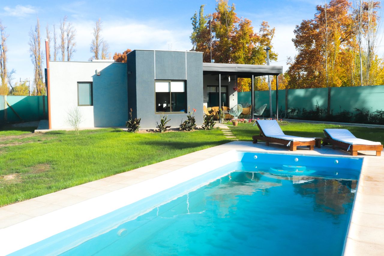 Cosy vegan house next to vineyards and mountains