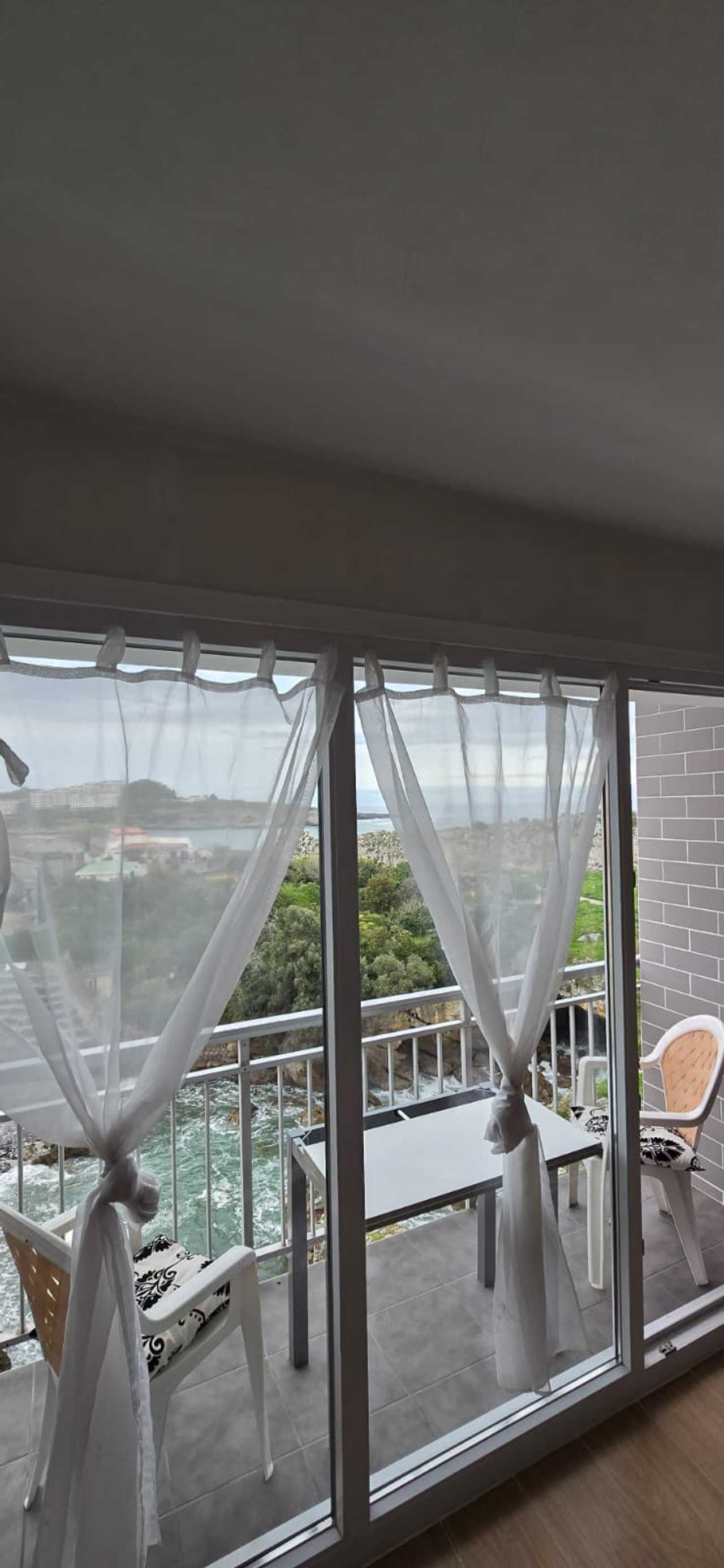 Beautiful seaside apartment with direct beach access and wonderful sea views.