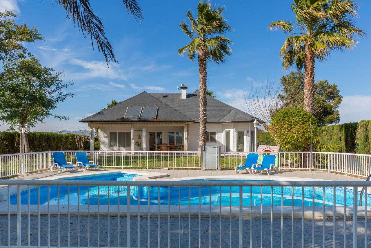 Nature and Animal Love Retreat with Comfort surrounded by Beautiful Beaches