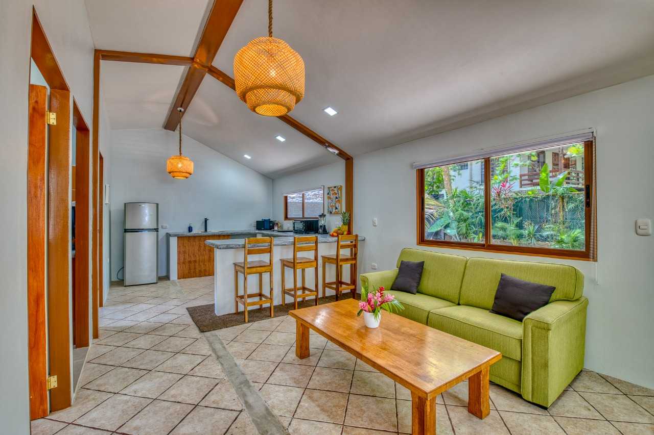 Oceanfront House with AC & Wifi @ Cocles Beachbreak