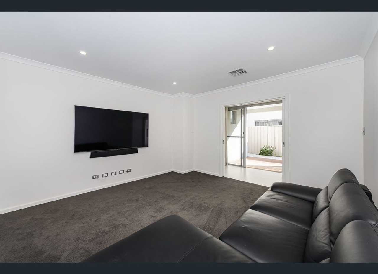 Private bedroom in large, spacious house