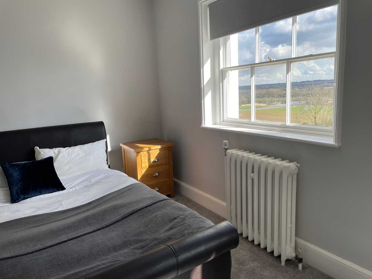New en-suite rooms in peaceful meditation centre, in beautiful listed building!