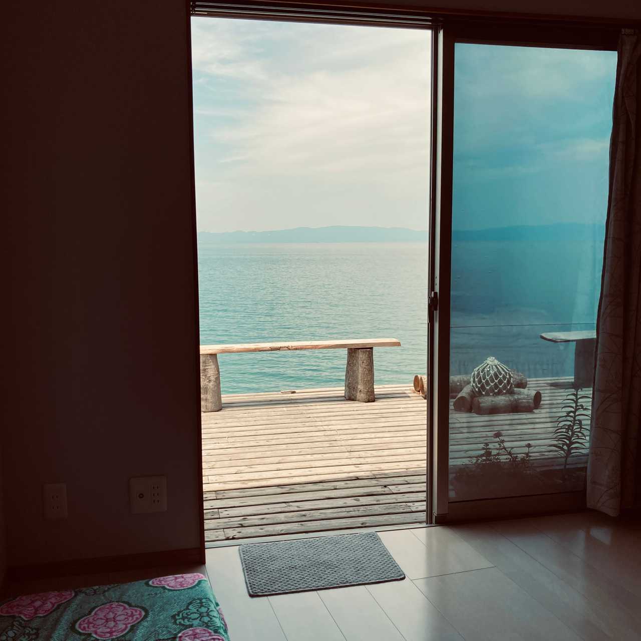 Beach front comfort with the nature show