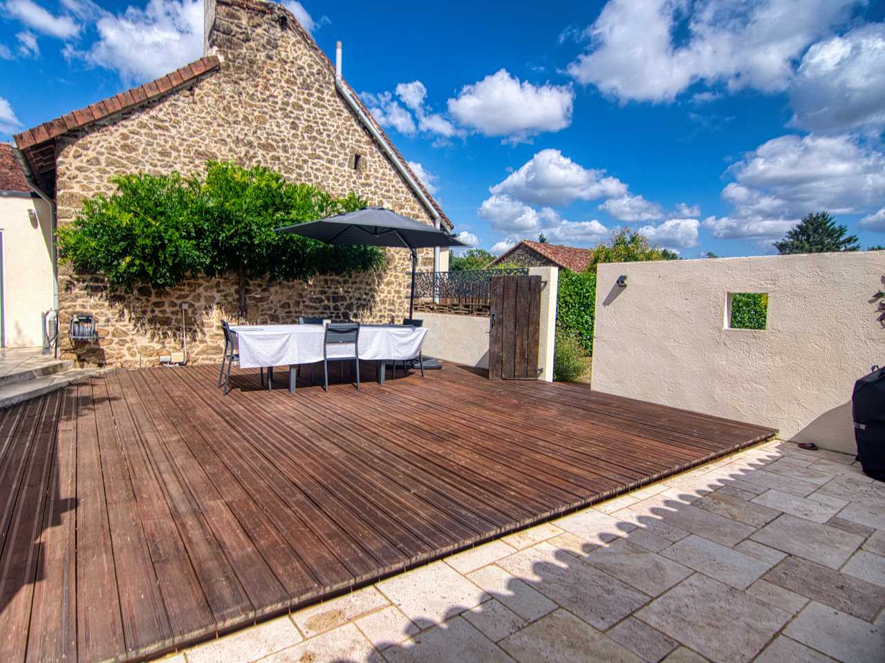 Beautiful Boutique Bluedothotel in the middle of nature rich Haute Vienne  