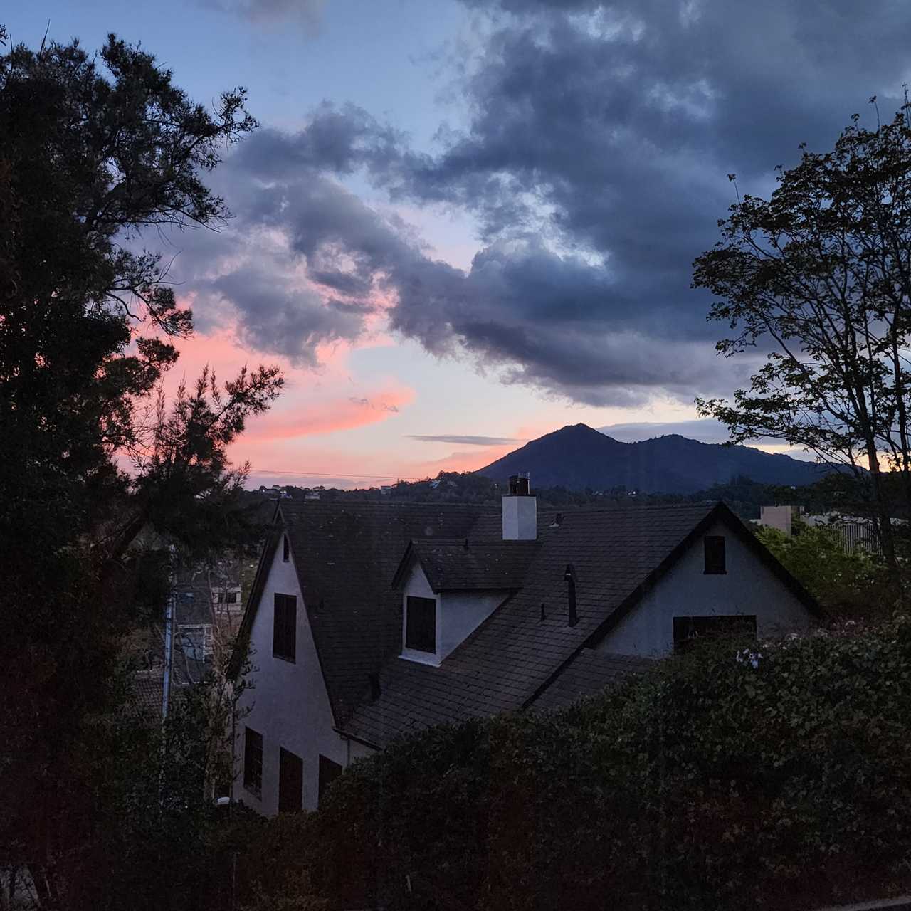 Cozy, Colorful Boho Bungalow with a view of Mt.Tamalpias