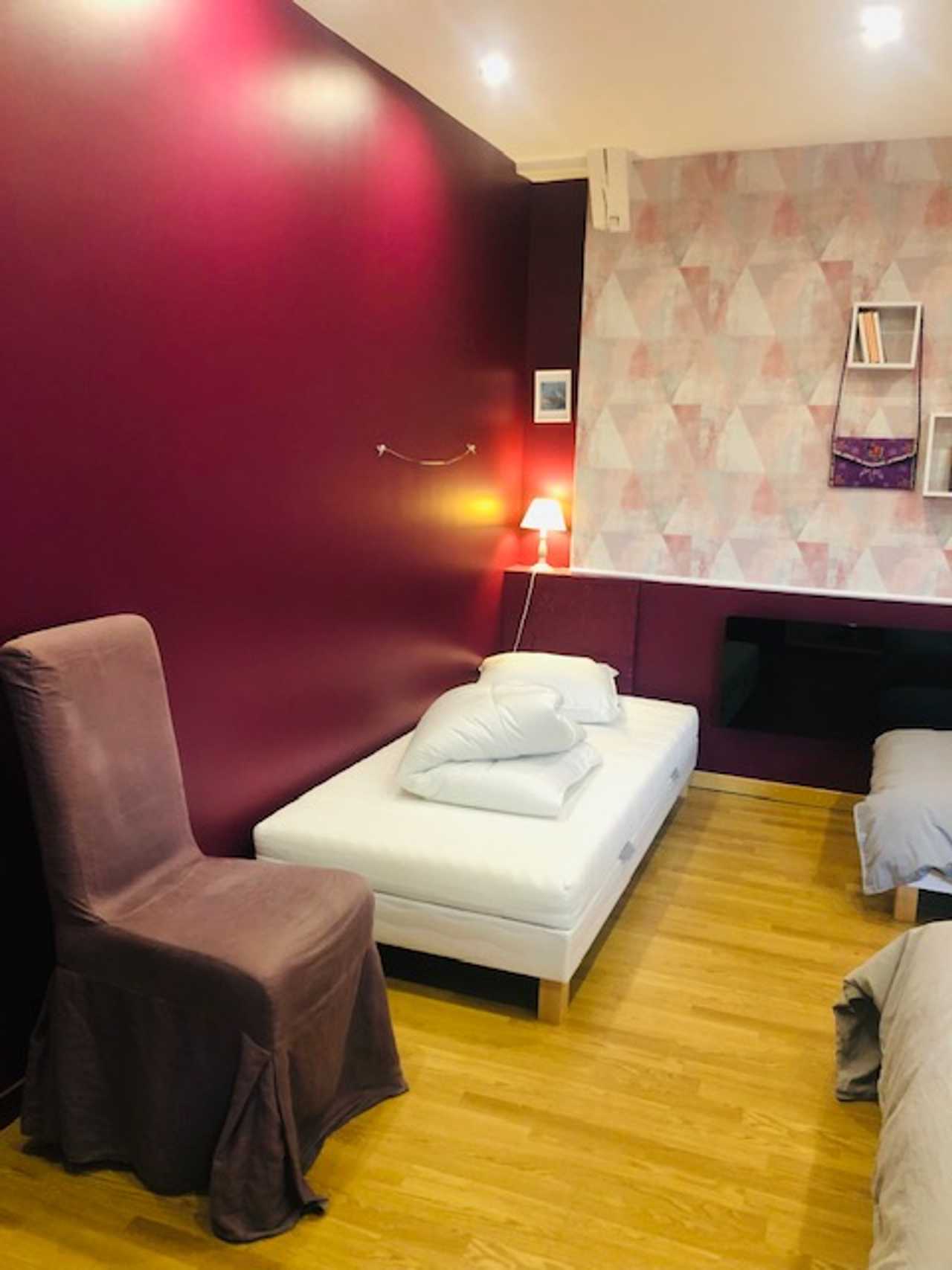 Art & Spiritual unique huge Loft 1h from Paris