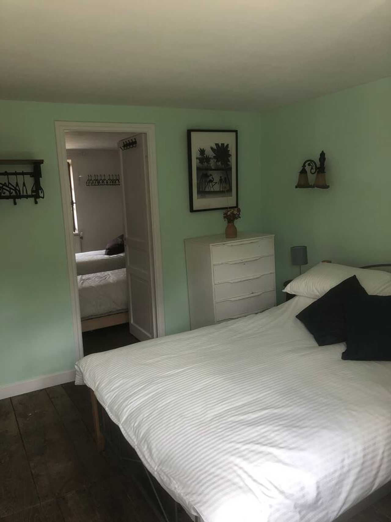 Twin Room with en suite a La Martinéche, in the heart of Creuse