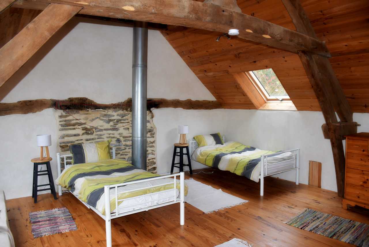Cosy spacious room in vegan permaculture inspired house in Normandy countryside