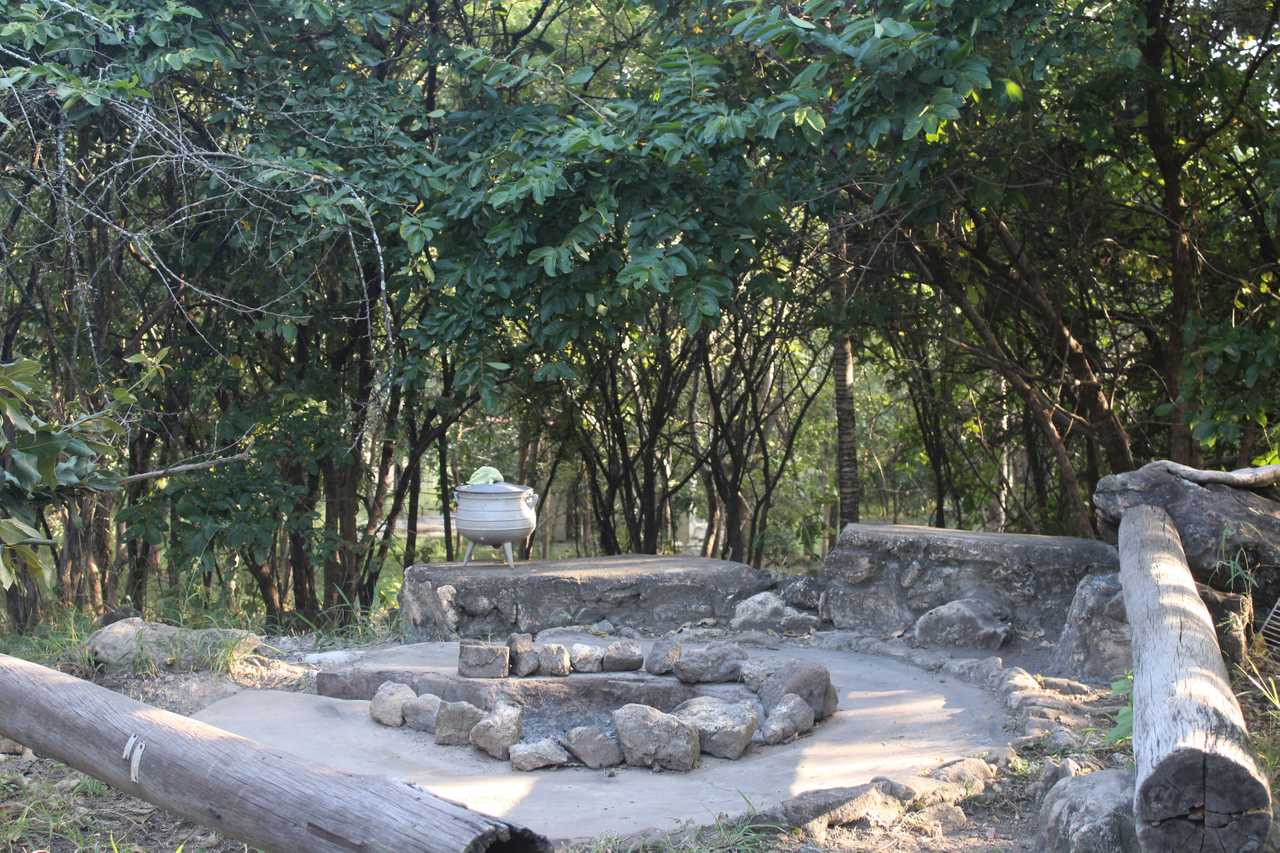 Lankora Landing: Tranquil Cabin Stay at a Primate Sanctuary