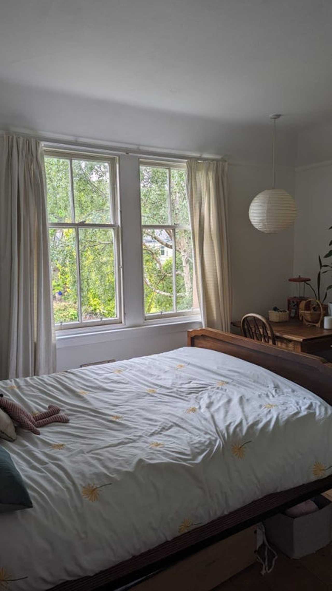 Lovely sunny room overlooking our beautiful garden