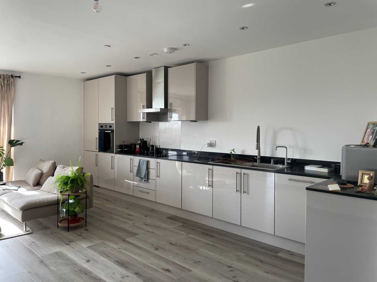 Minimalist Flat