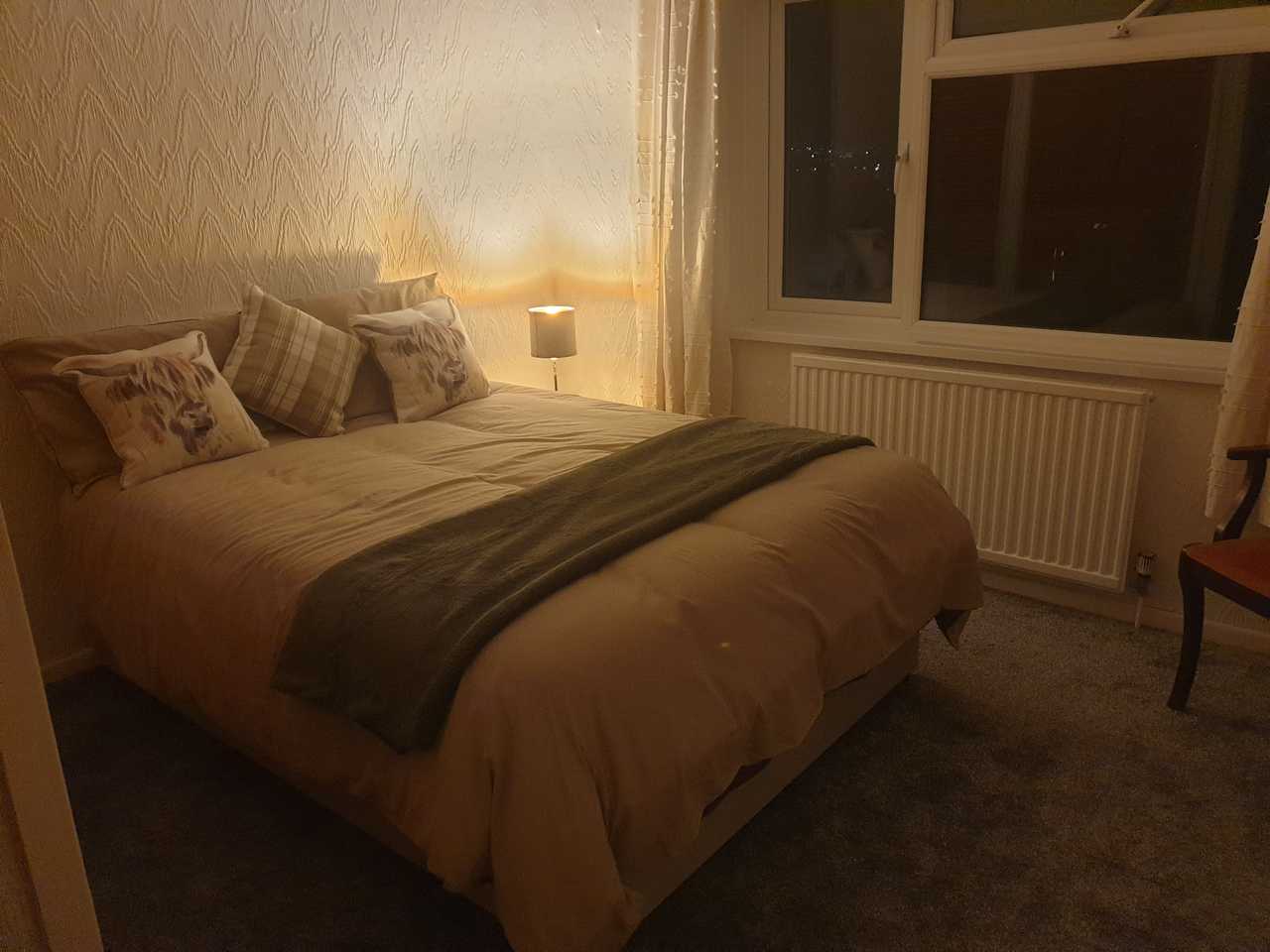 Cosy room close to town ,beaches and gannel estuary,boating lake and gardens