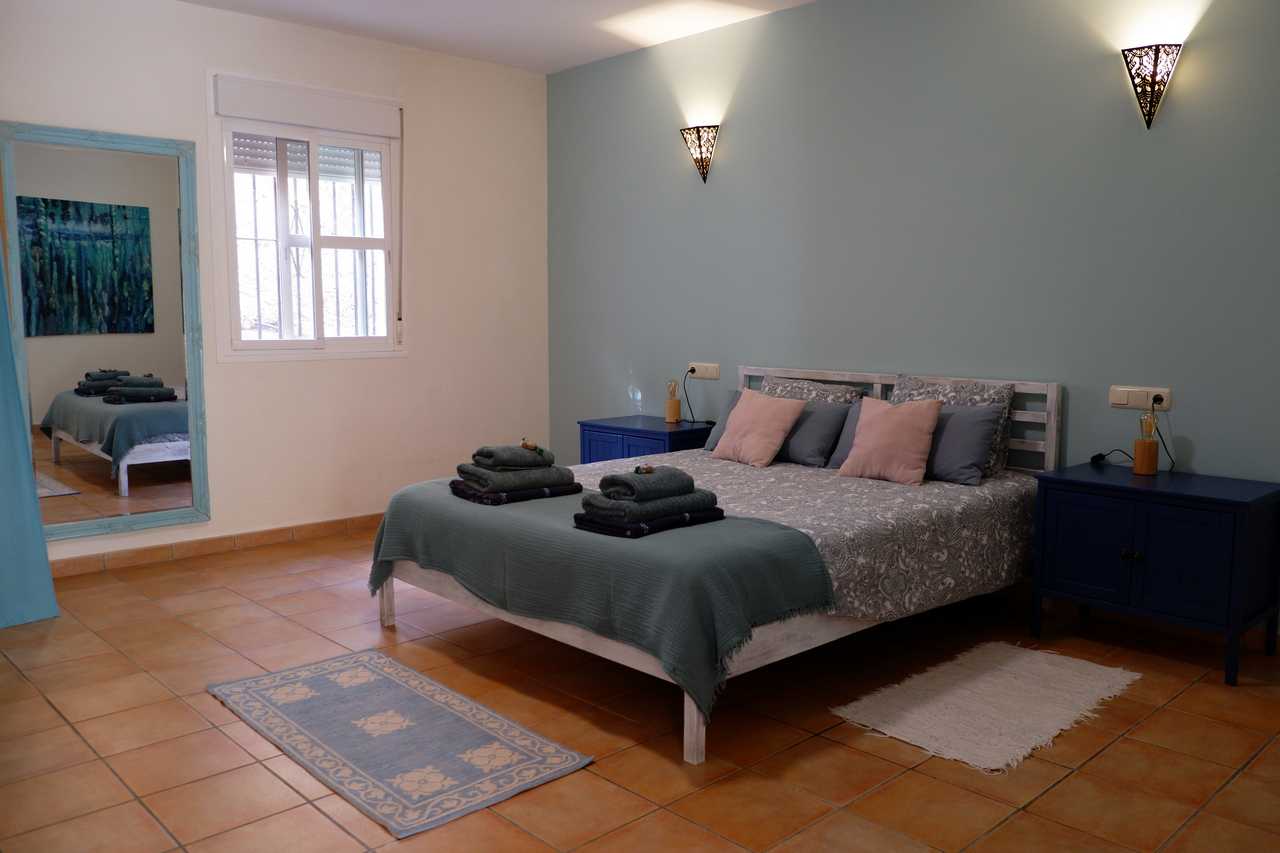 Big and cosy room Agua at peacefull vegan Oasis besides river Pereila 