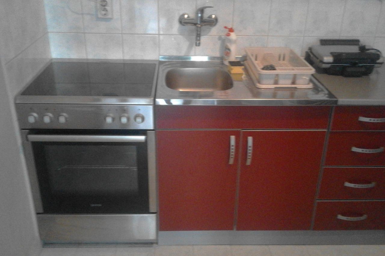 Fruitarian looking for a roommate :)