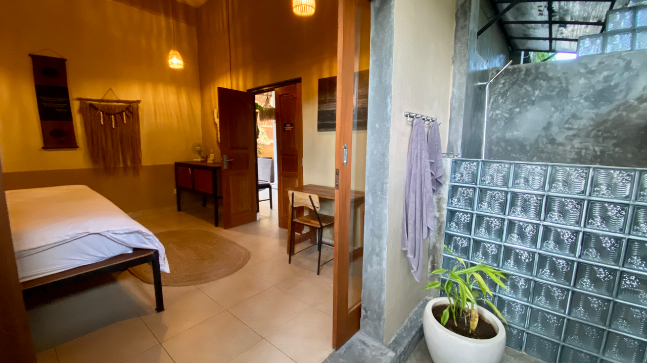 Villa Mantra Room 1 – King Room, Ensuite Bathrooms, Sauna, Infrared, Ice Bath