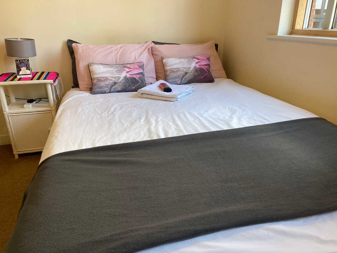 Cozy, self-contained room, heart of East London 