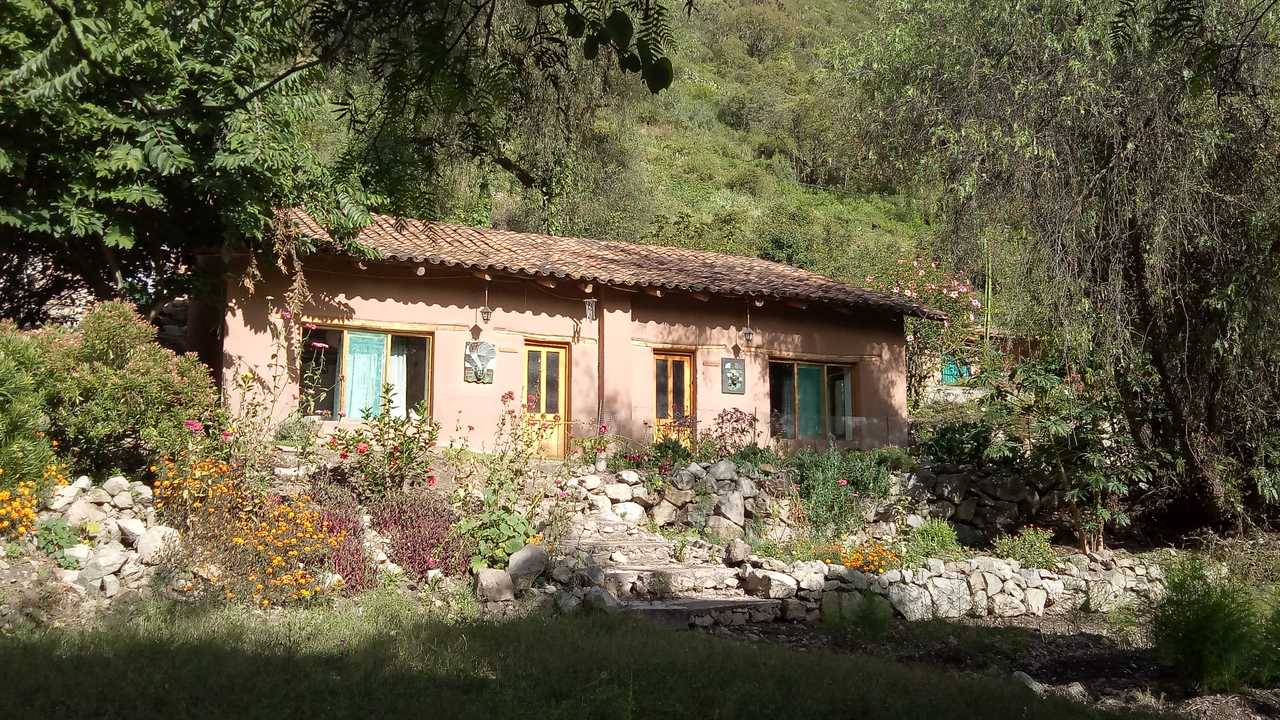 Cozy Bungalow surrounded by Nature in Limatambo near Cusco, Peru