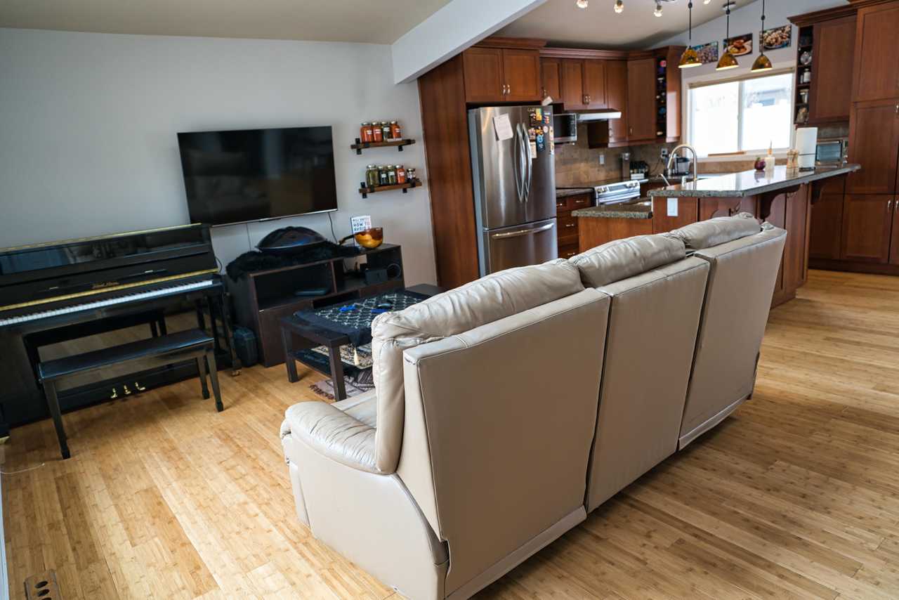 Private Room, 3 minutes from C-Train