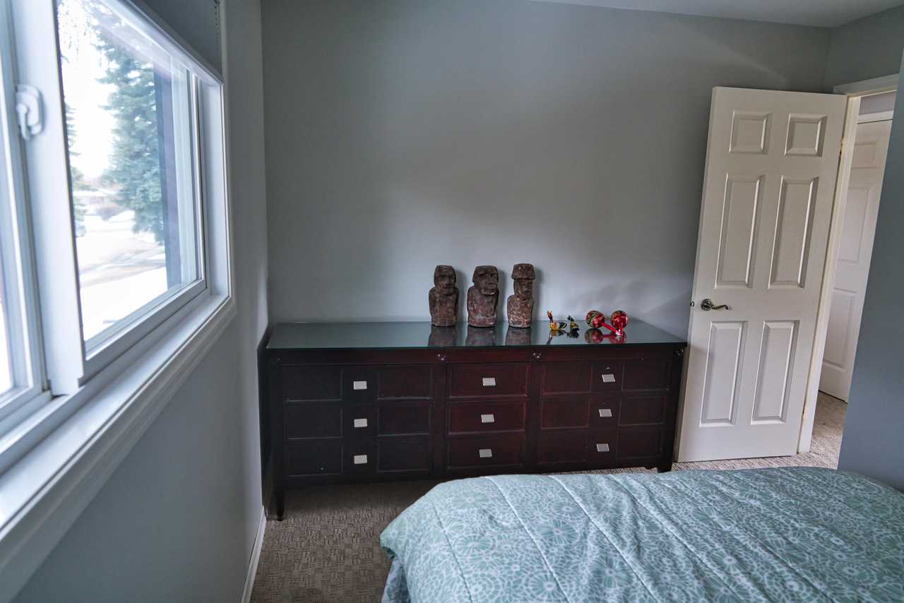 Private Room, 3 minutes from C-Train