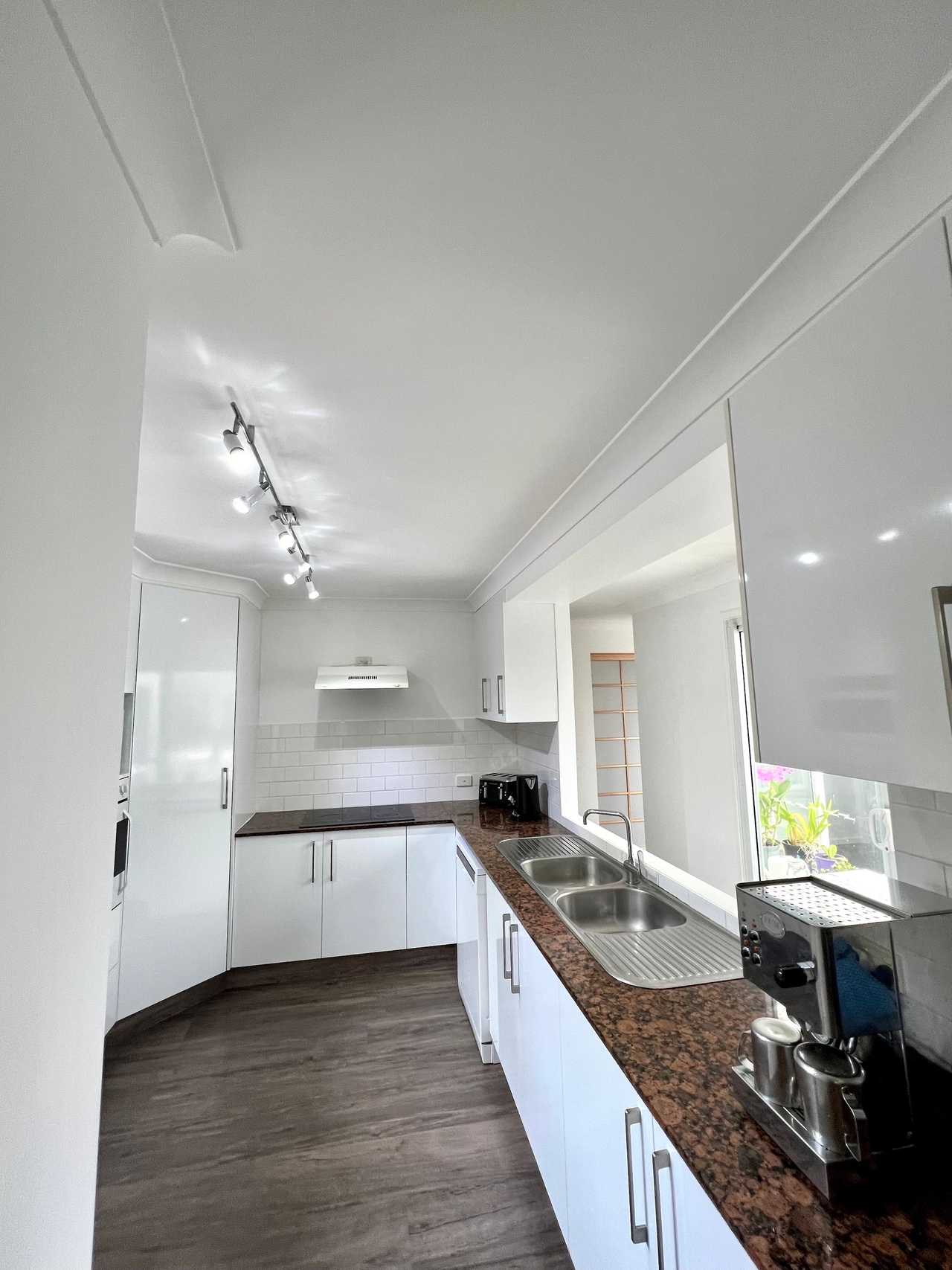 Cute Peregian Beach House,5 min walk to ocean. Fall asleep to the sound of surf.