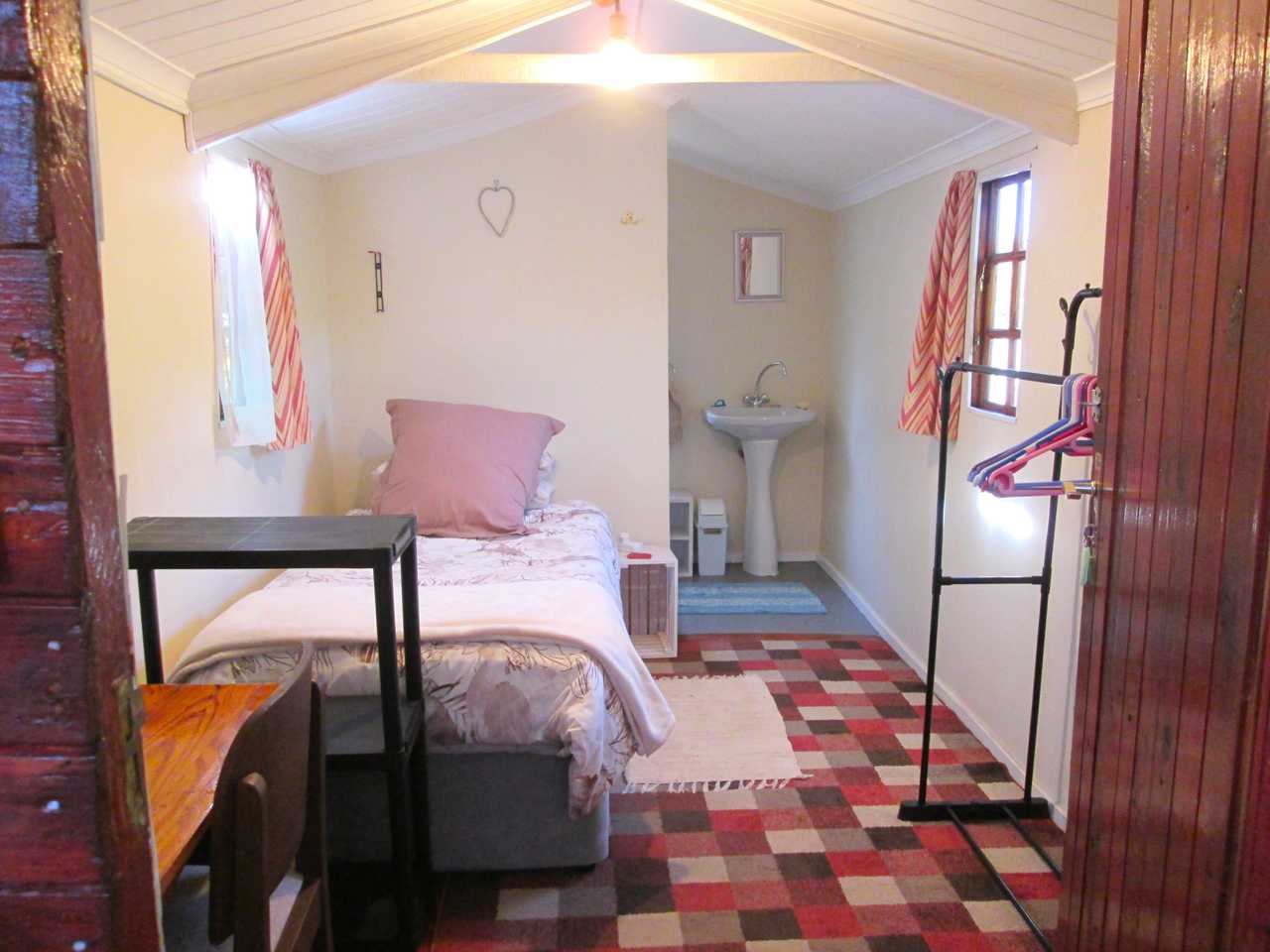 Bodhi Hut - a safe space for vegans and spiritual travellers