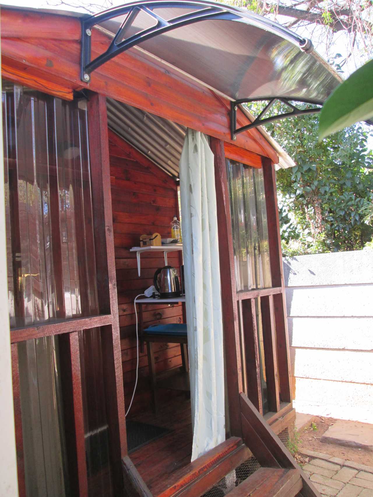 Bodhi Hut - a safe space for vegans and spiritual travellers