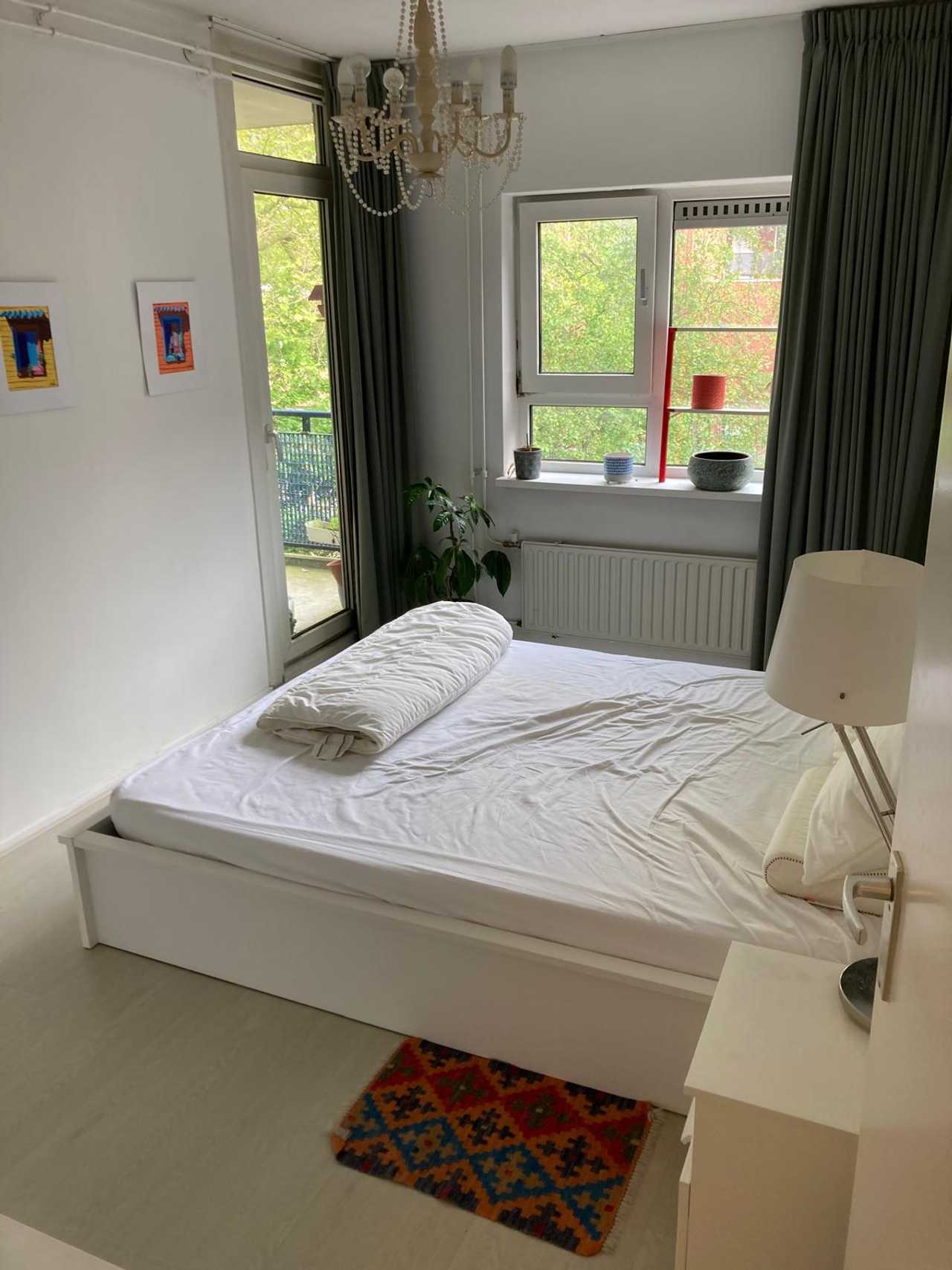 Colorful & bright APARTMENT (Oost) - includes 2 bicycles (!)