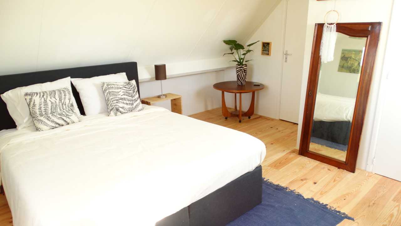 Private bedroom, 100% vegan hotel, half & full board available. Wadden sea area.